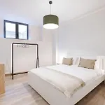 Santos Gem Ii - Space In Trendy Neighborhood